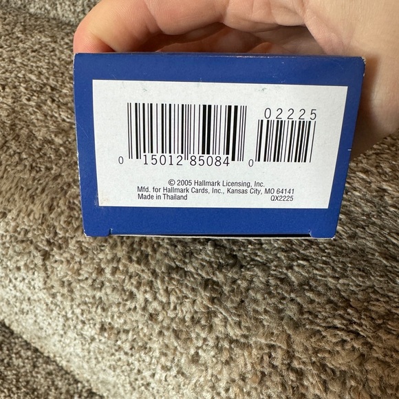 Hallmark Keepsake Collectors Series ornament 2005 Mischievous Kitten - Picture 8 of 8